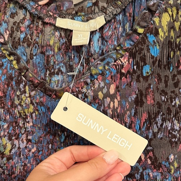 Sunny Leigh Multicolor Abstract Top - Picture 2 of 5